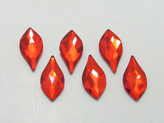 12 pcs. FLAME 7.5mm LIGHT SIAM BRILLIANCE Rhinestones